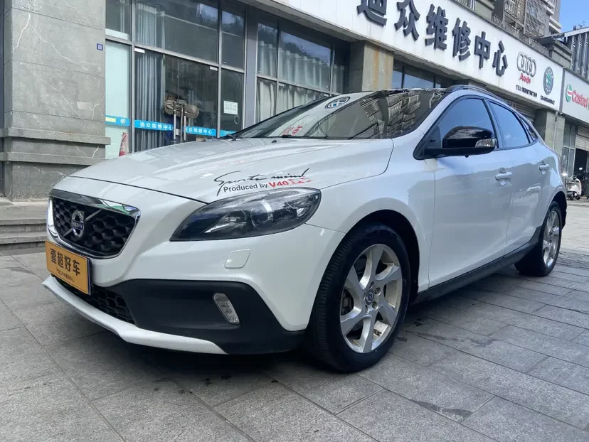 Volvo V40