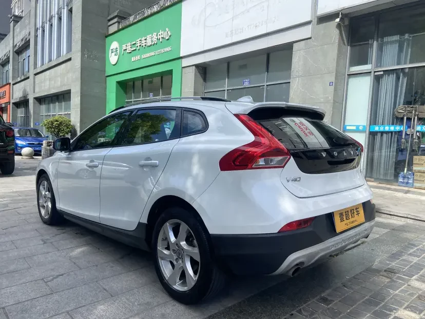 Volvo V40