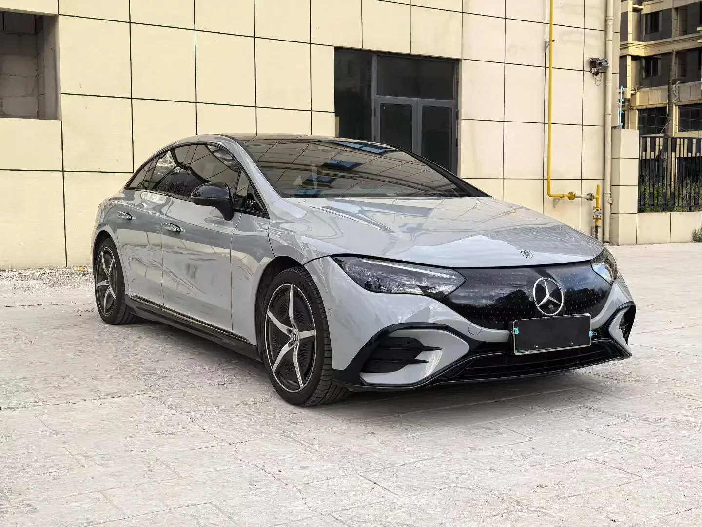 Mercedes-Benz EQE