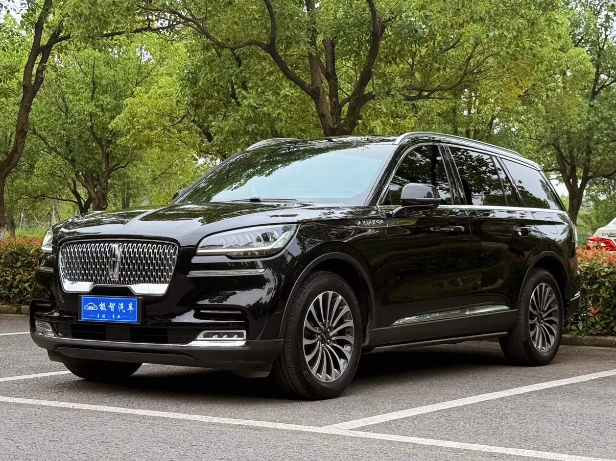 Lincoln aviator