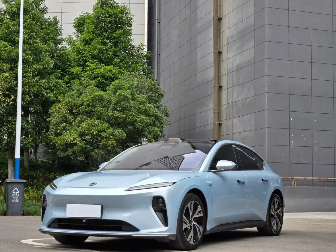 NIO ET5  из Китая