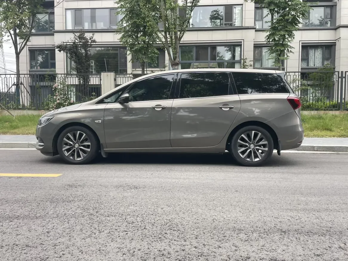 Buick GL6