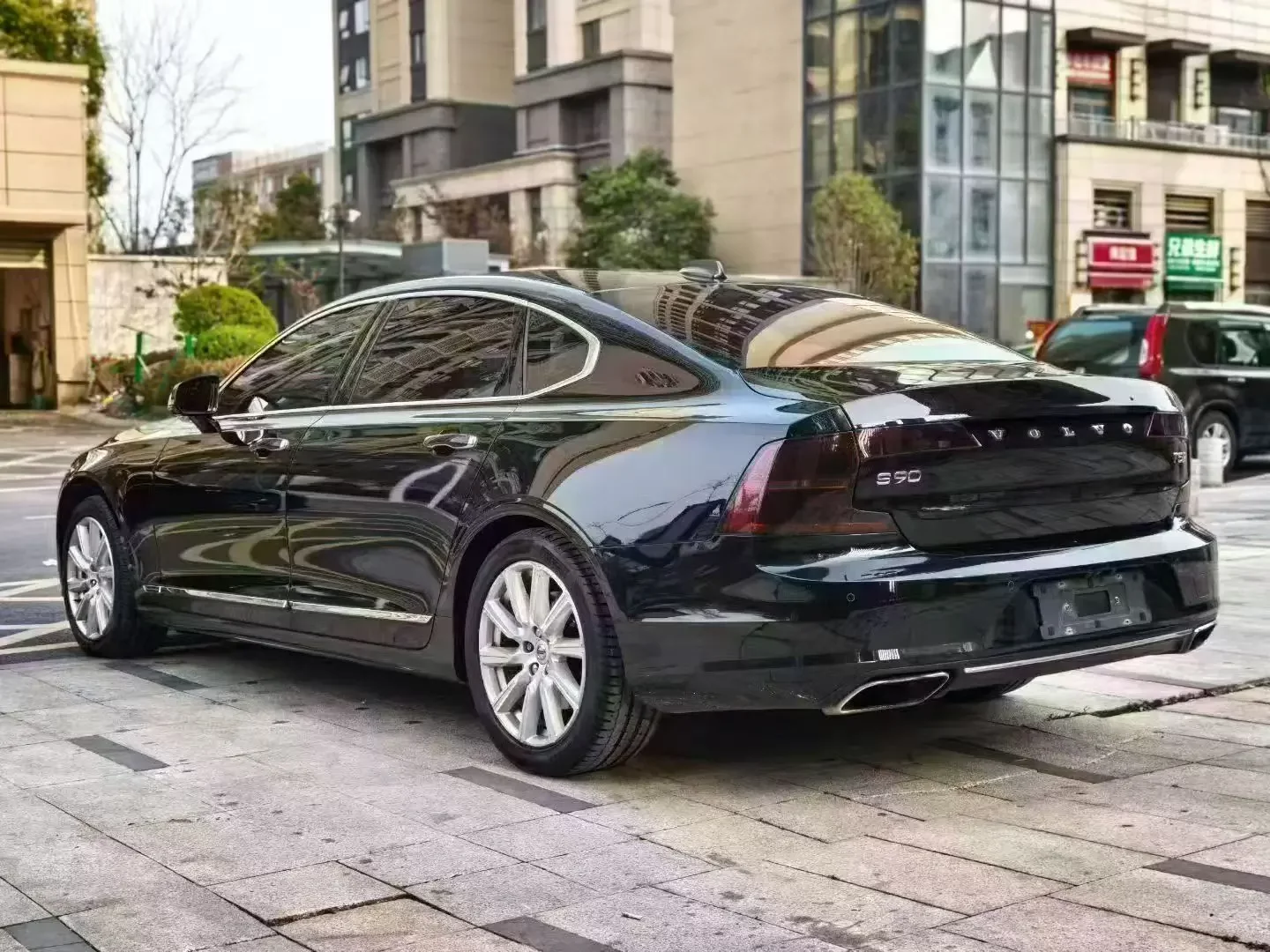 Volvo S90