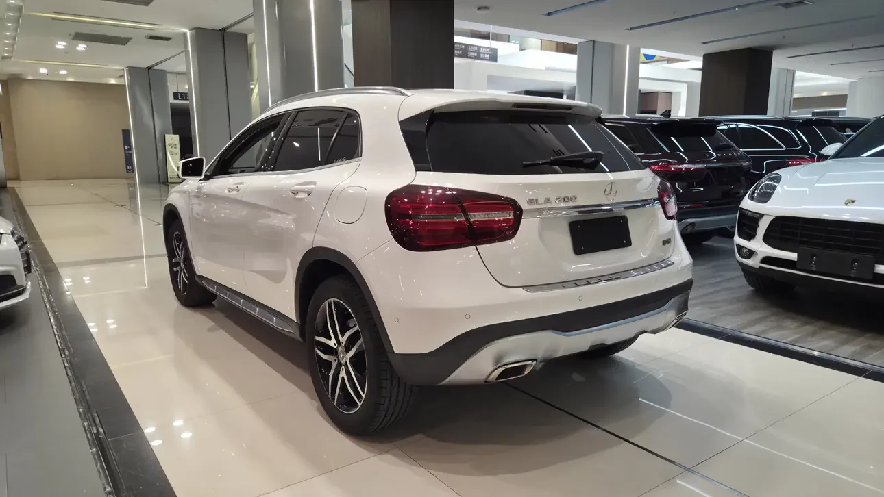Mercedes-Benz GLA