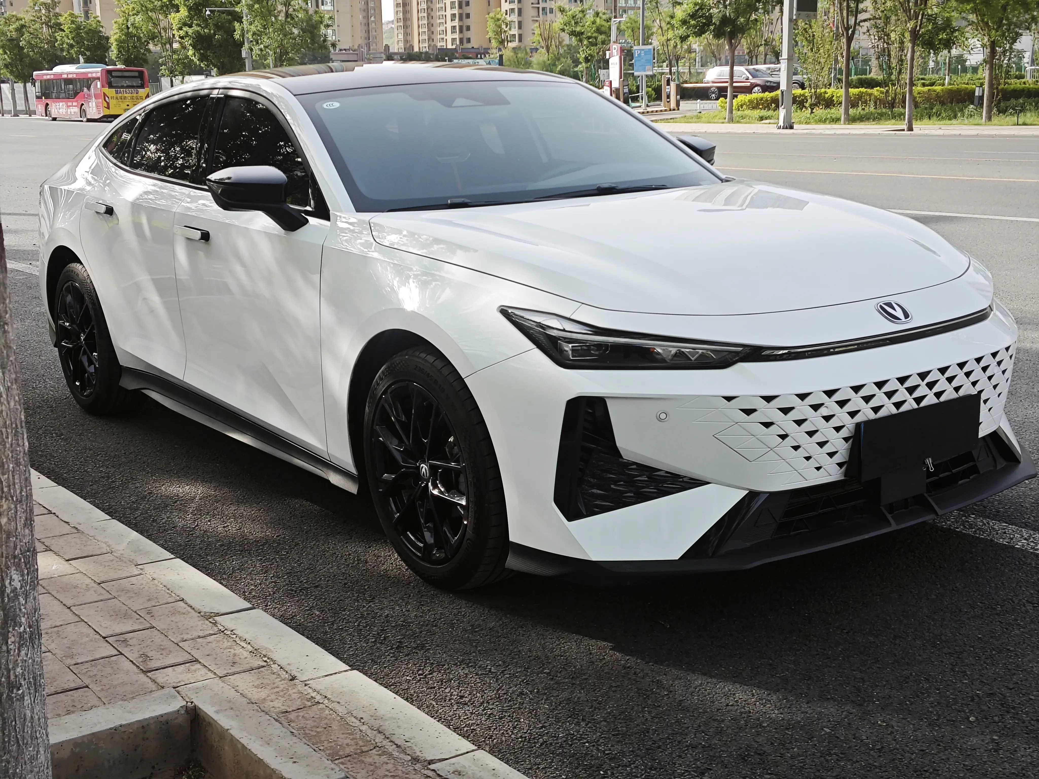 Changan UNI-V