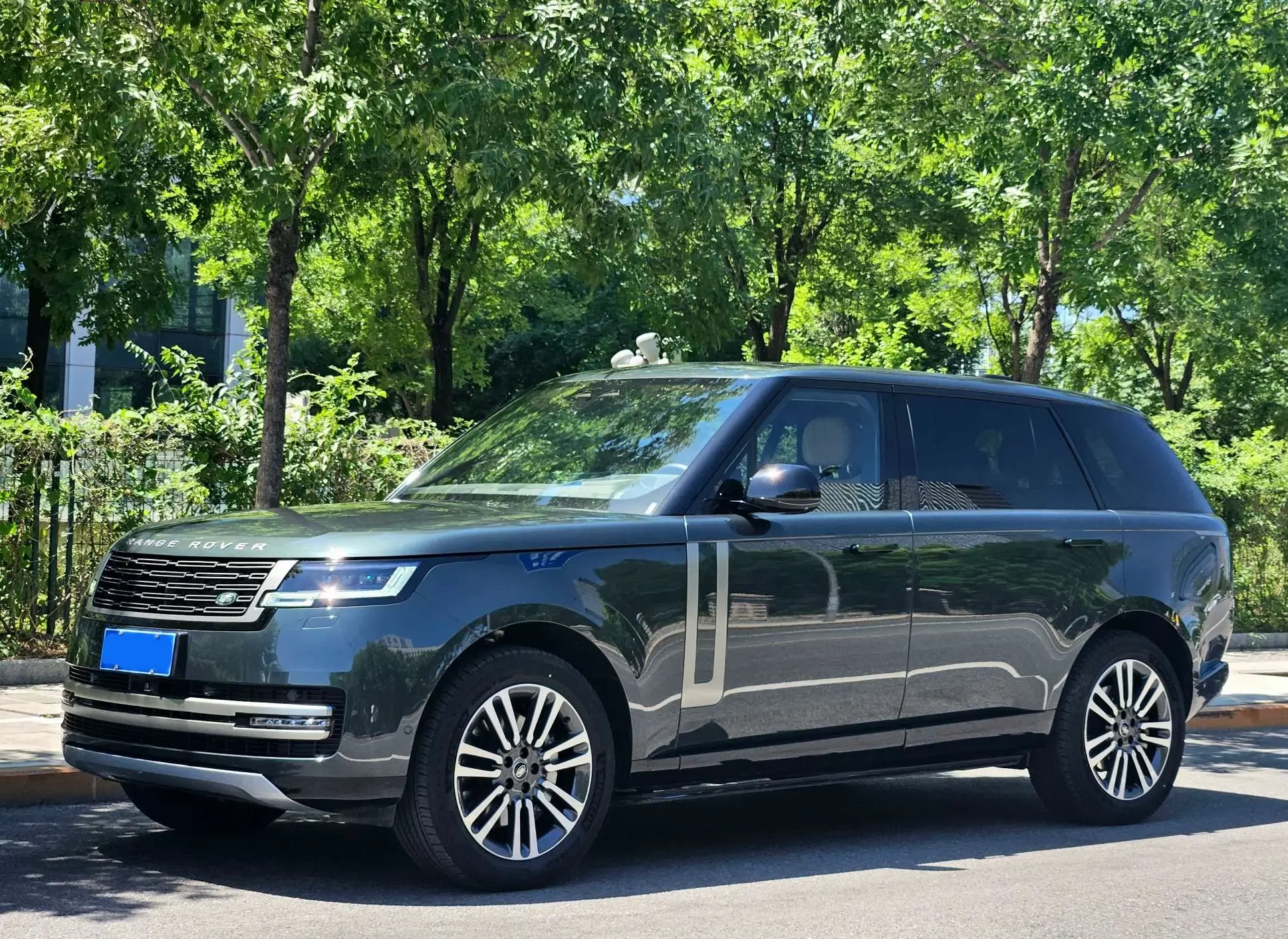 Land Rover range rover