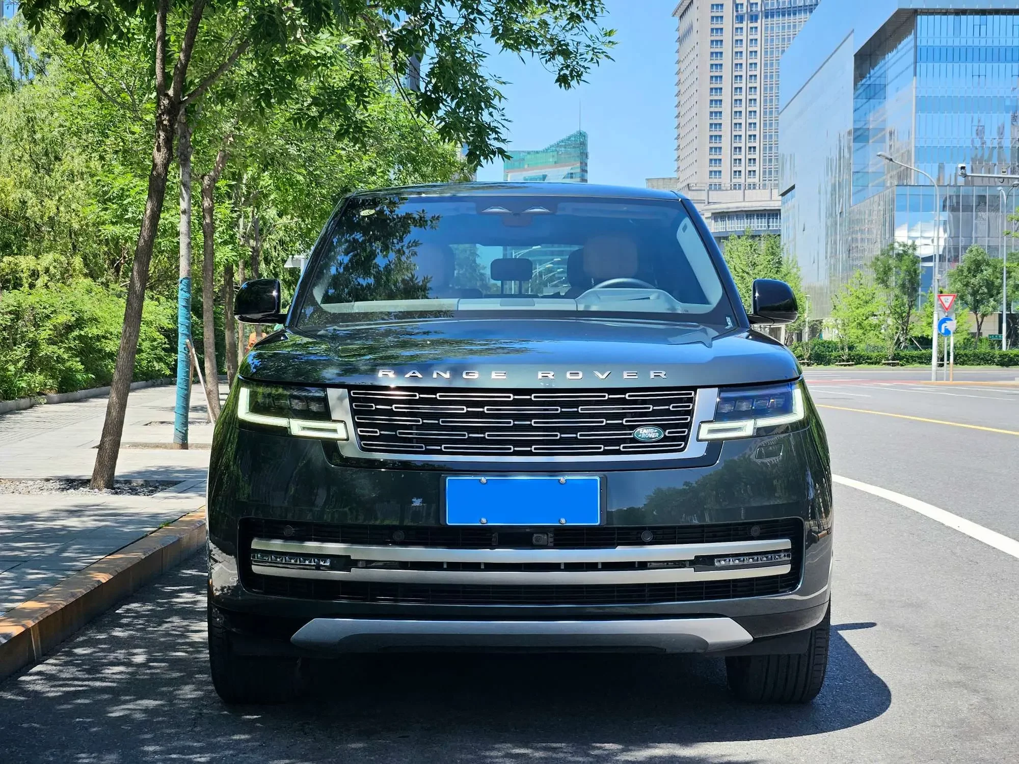 Land Rover range rover