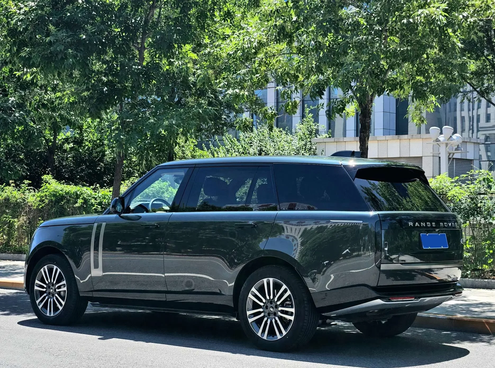 Land Rover range rover