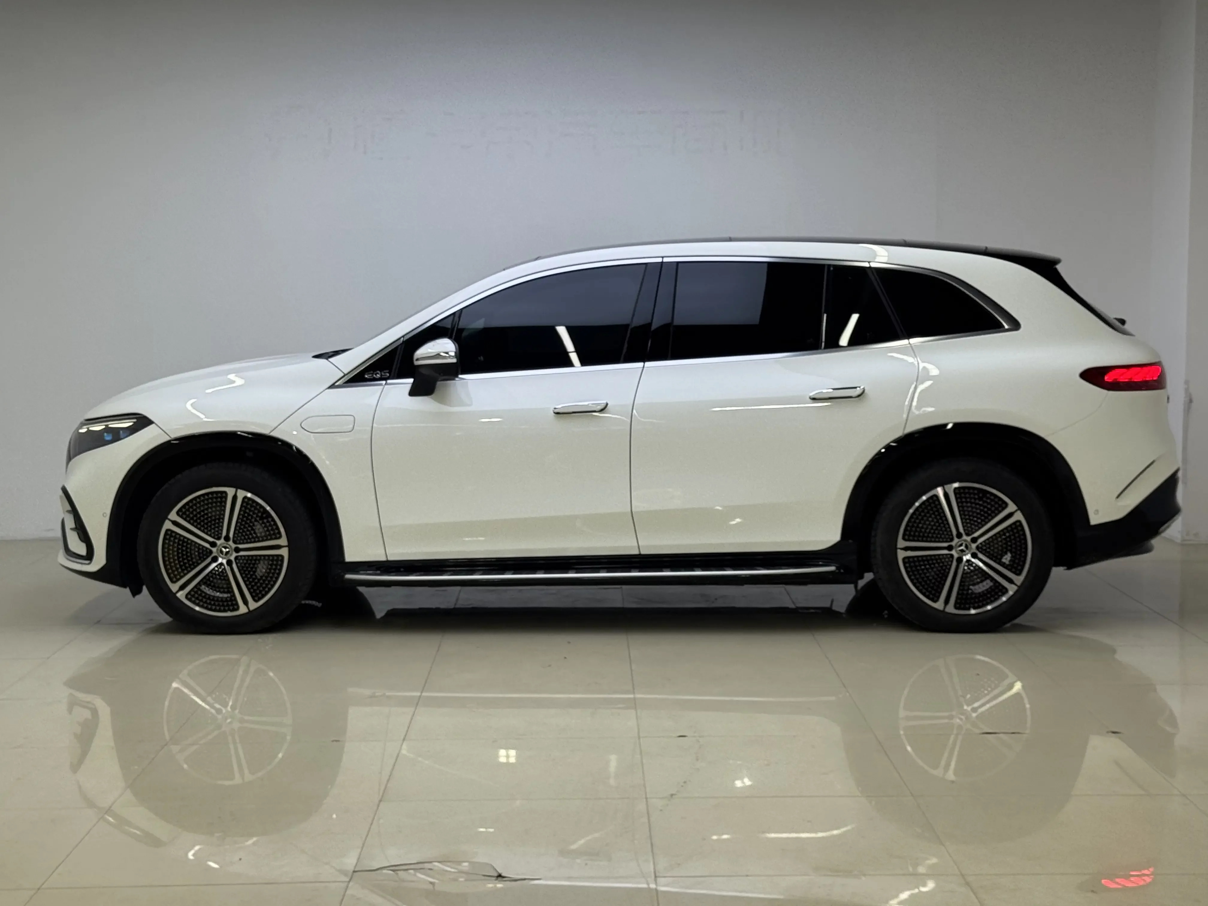 Mercedes-Benz EQS SUV