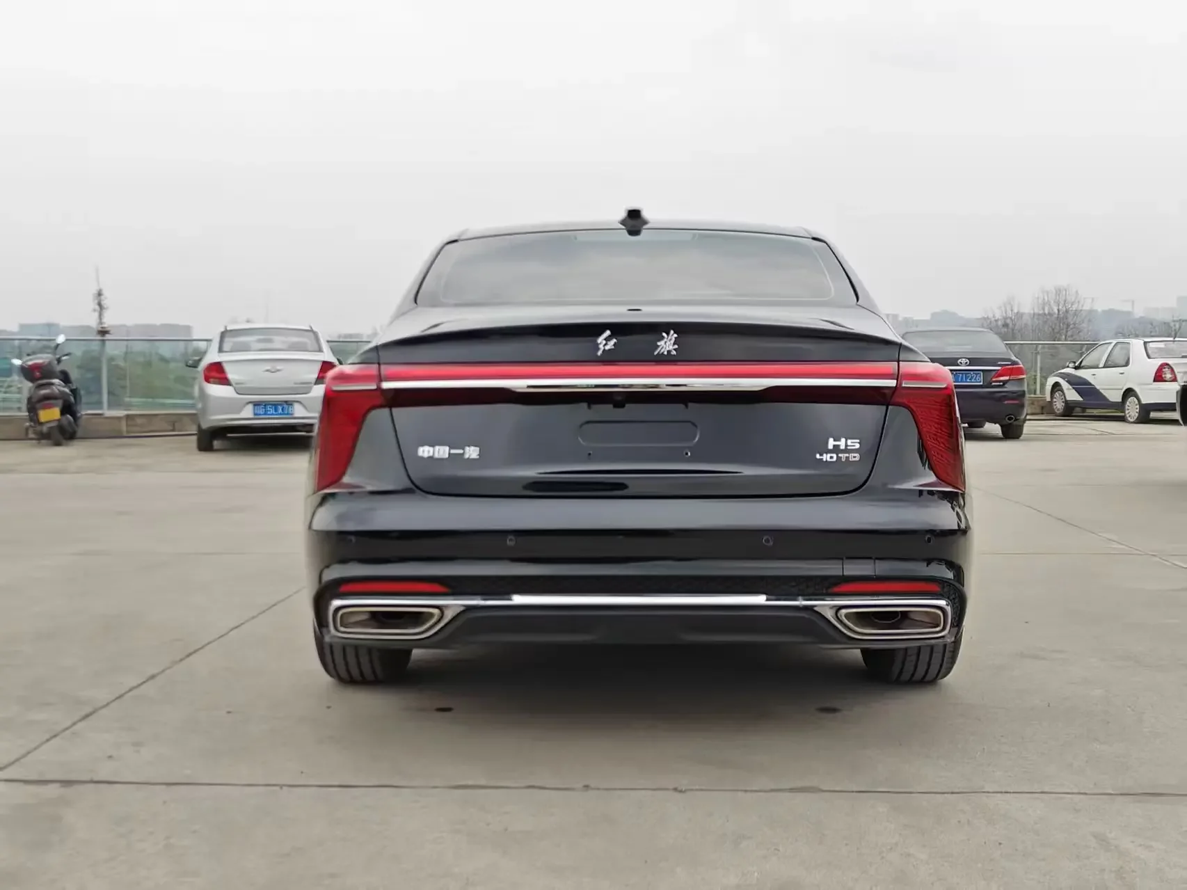 Hongqi H5
