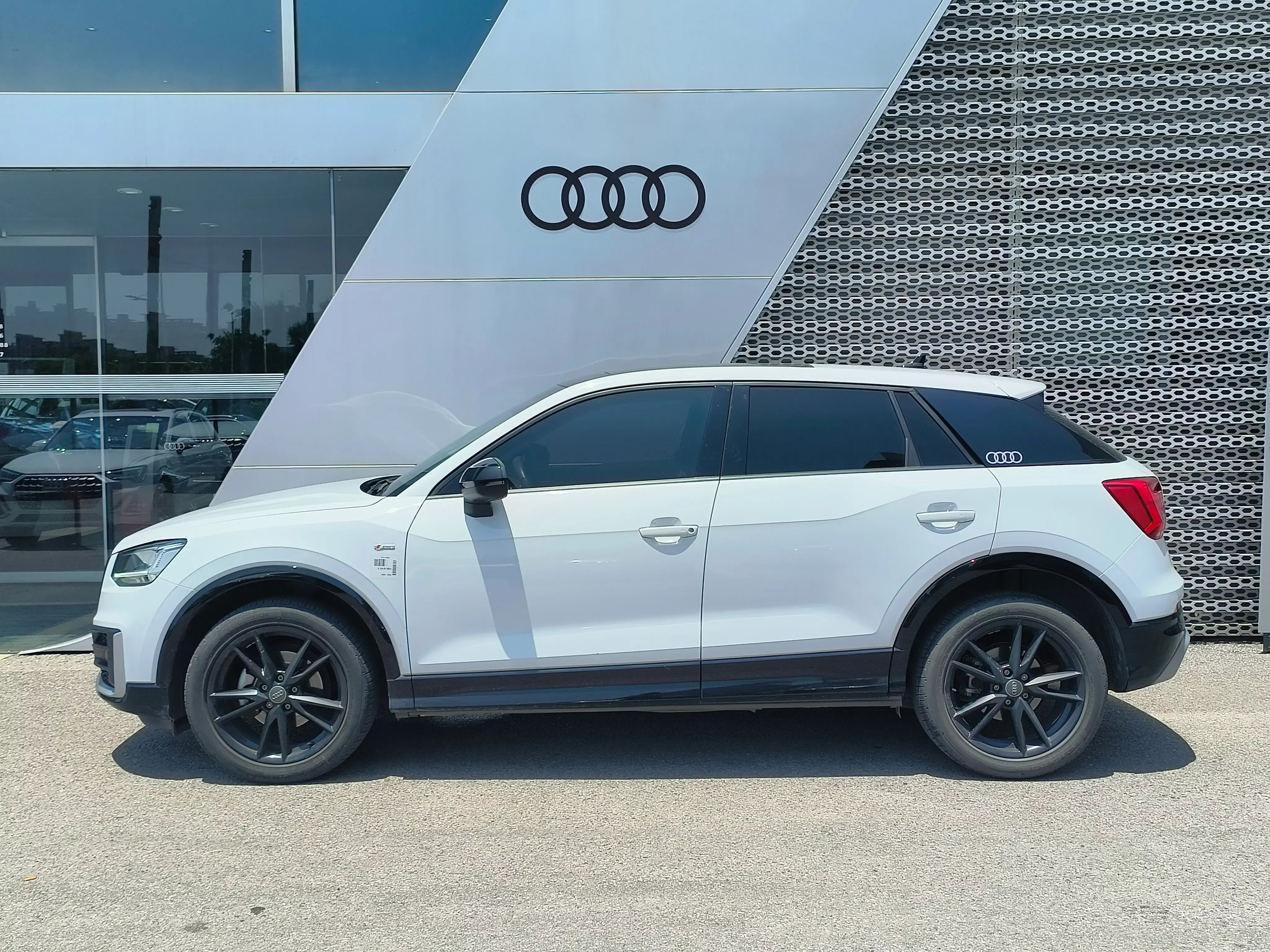 Audi Q2L