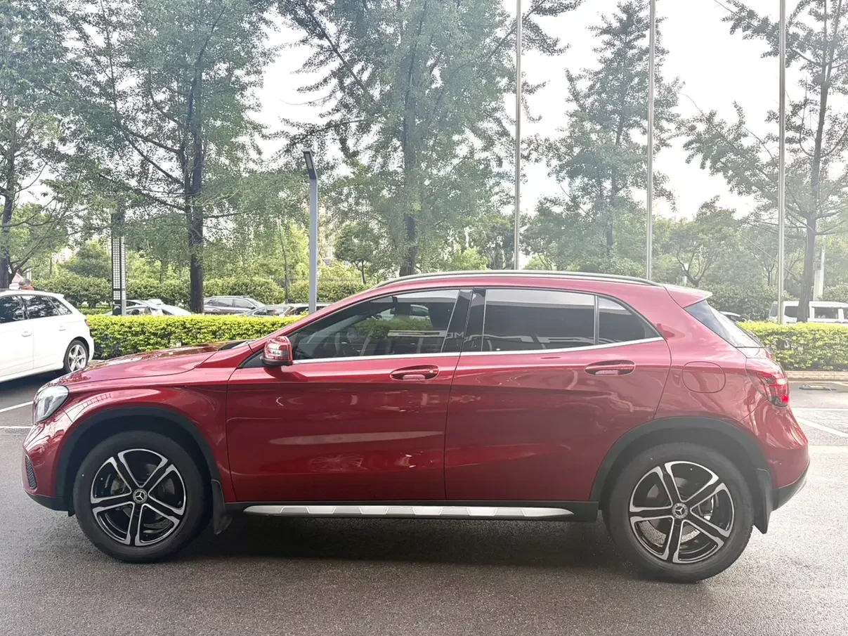 Mercedes-Benz GLA