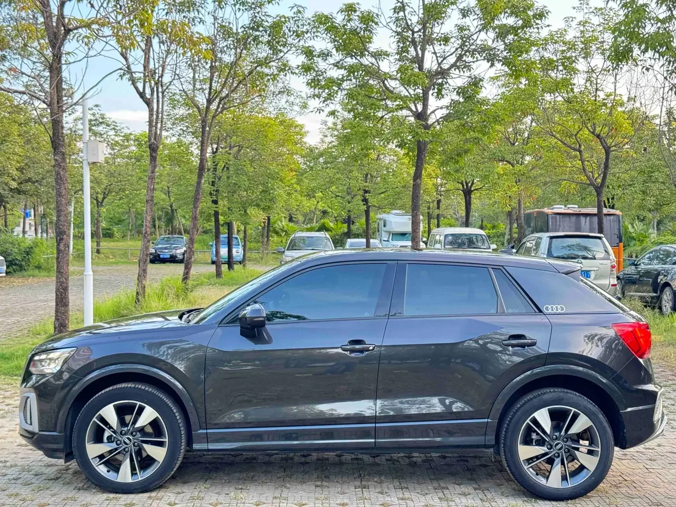 Audi Q2L