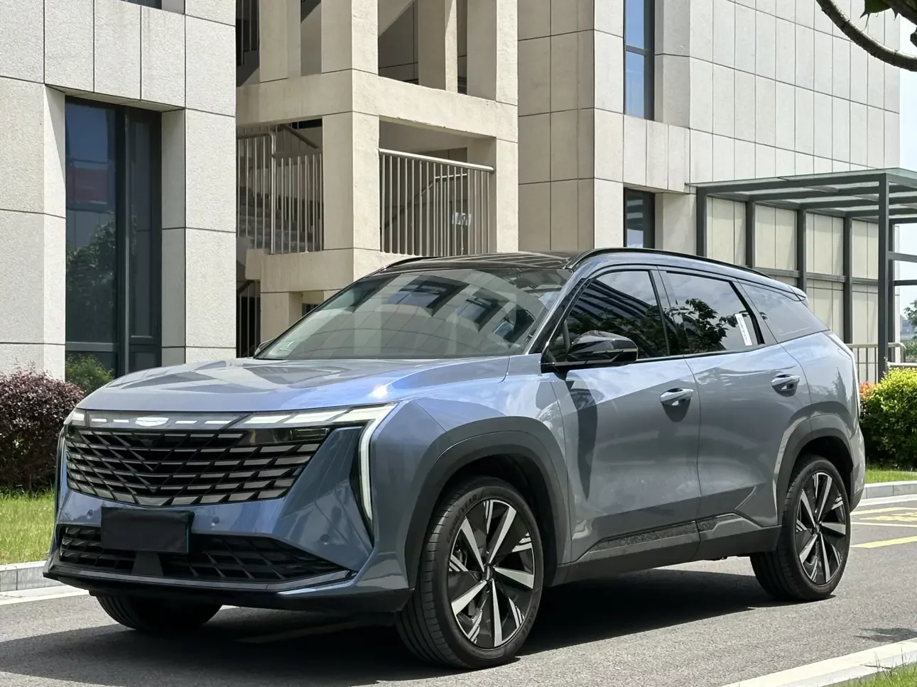 Geely Atlas L