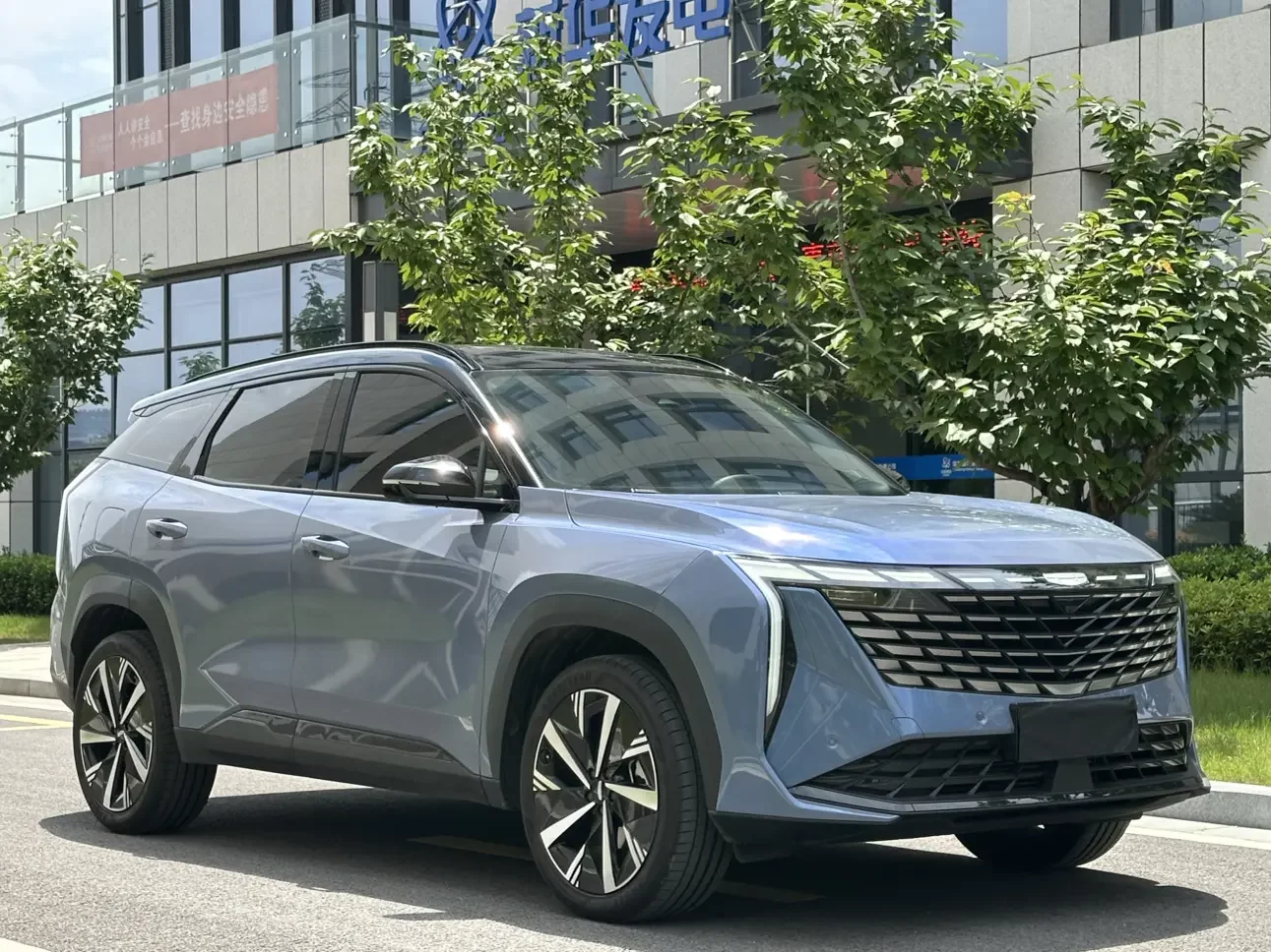 Geely Atlas L