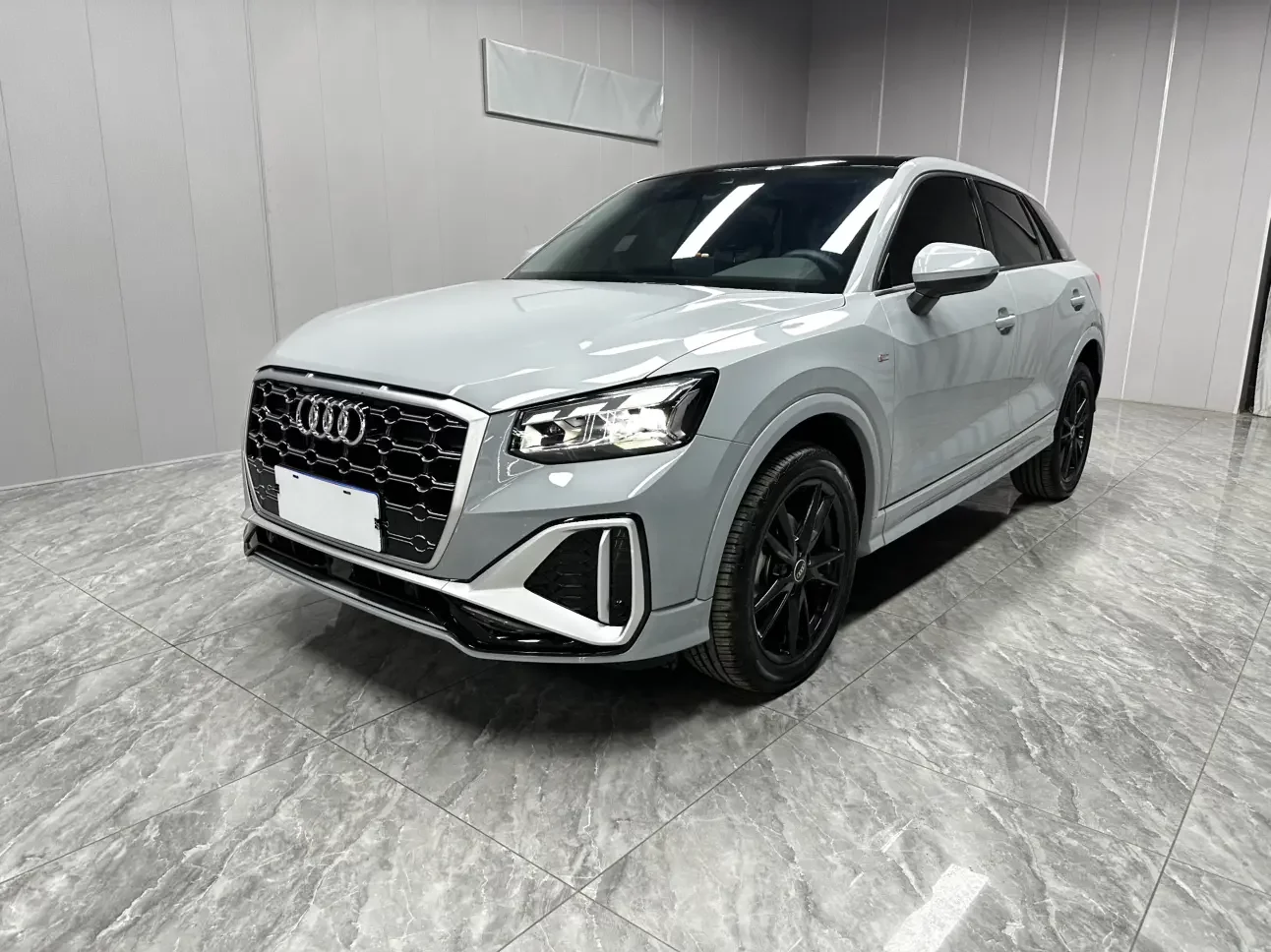 Audi Q2L
