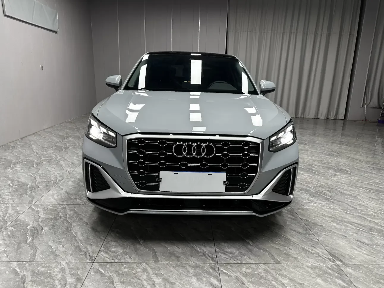 Audi Q2L