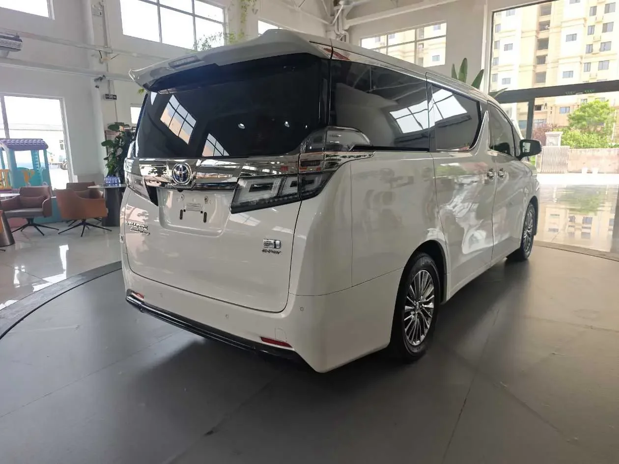 Toyota Crown Wellfire