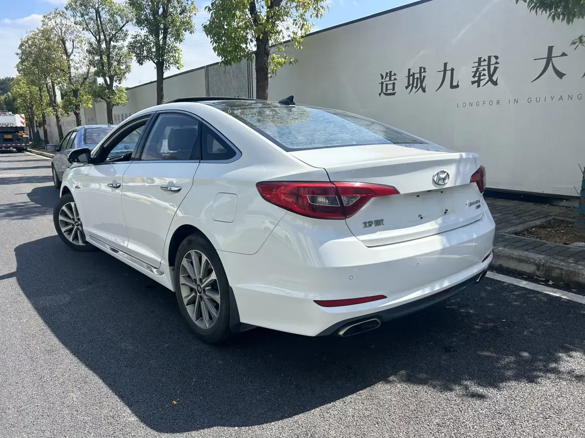 Hyundai sonata nine