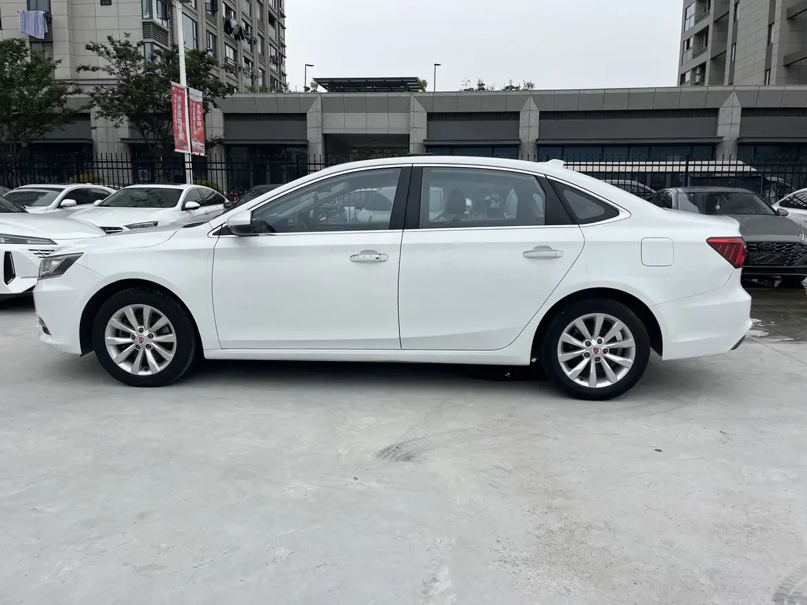 Roewe i6 Classic