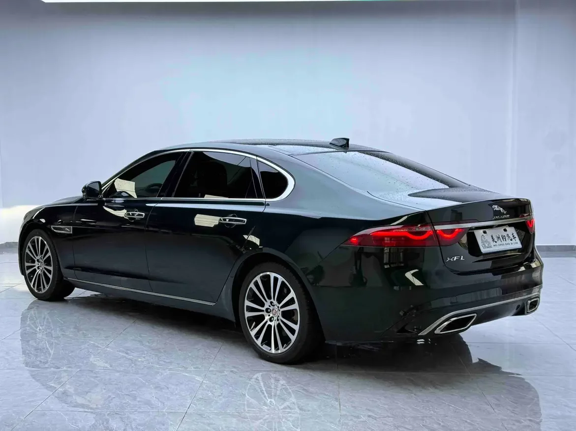 Jaguar XFL