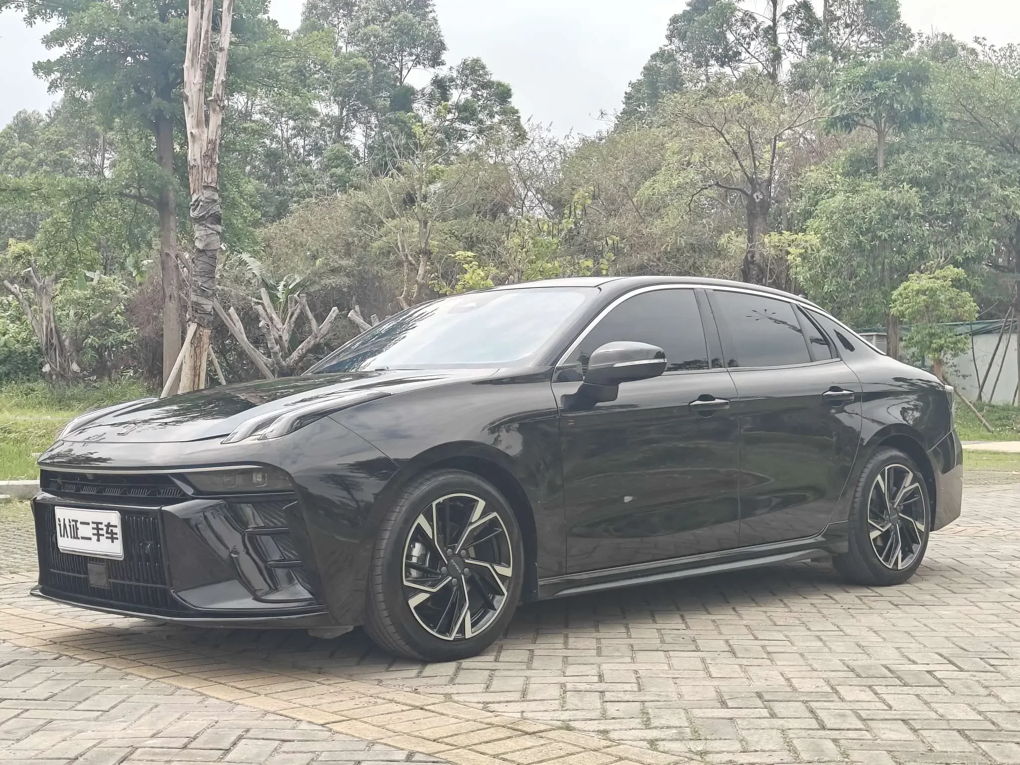 Lynk & Co 03