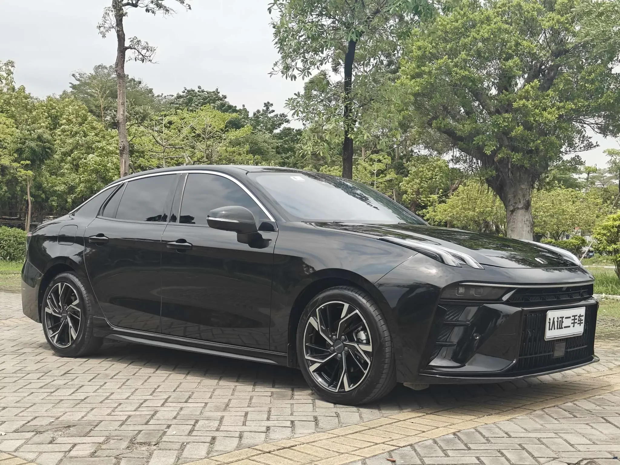 Lynk & Co 03