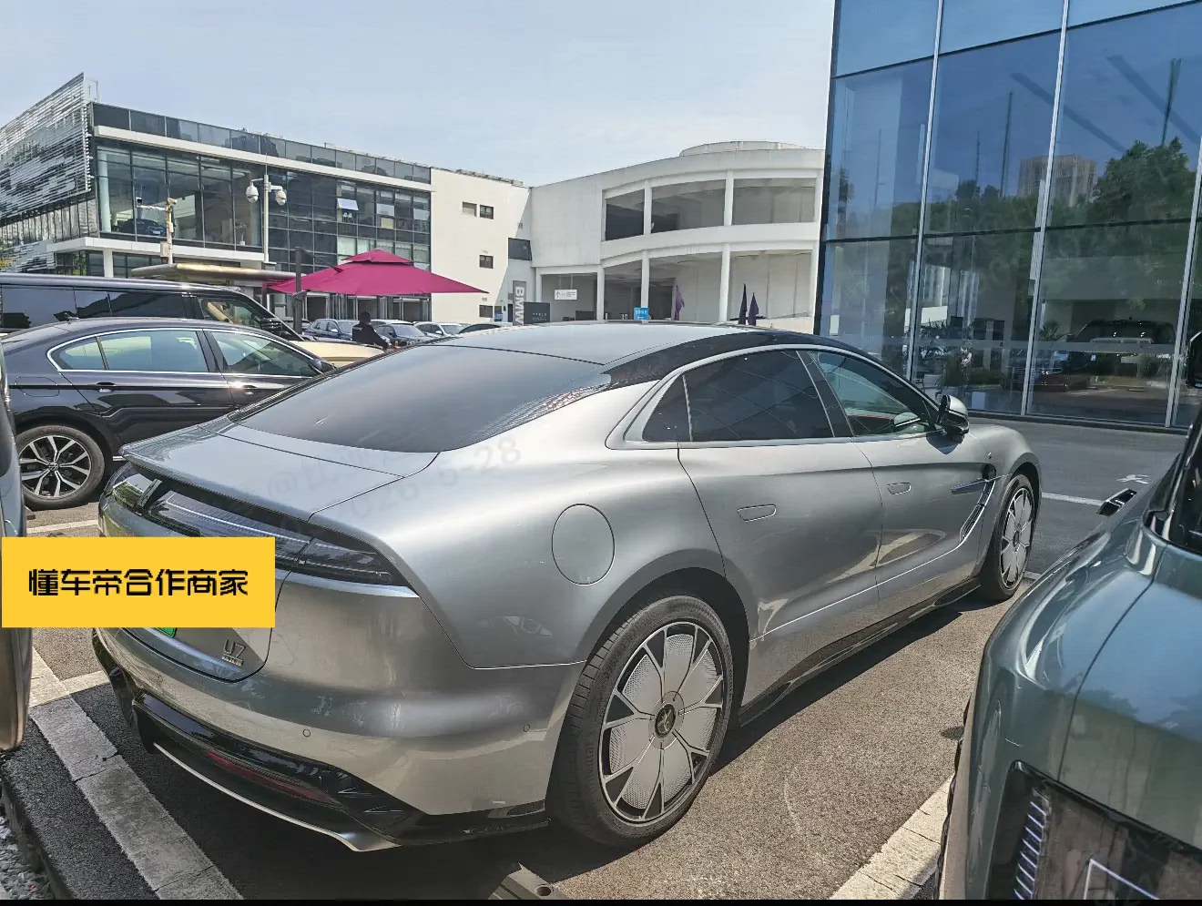 BYD Looking up at the U7 EV