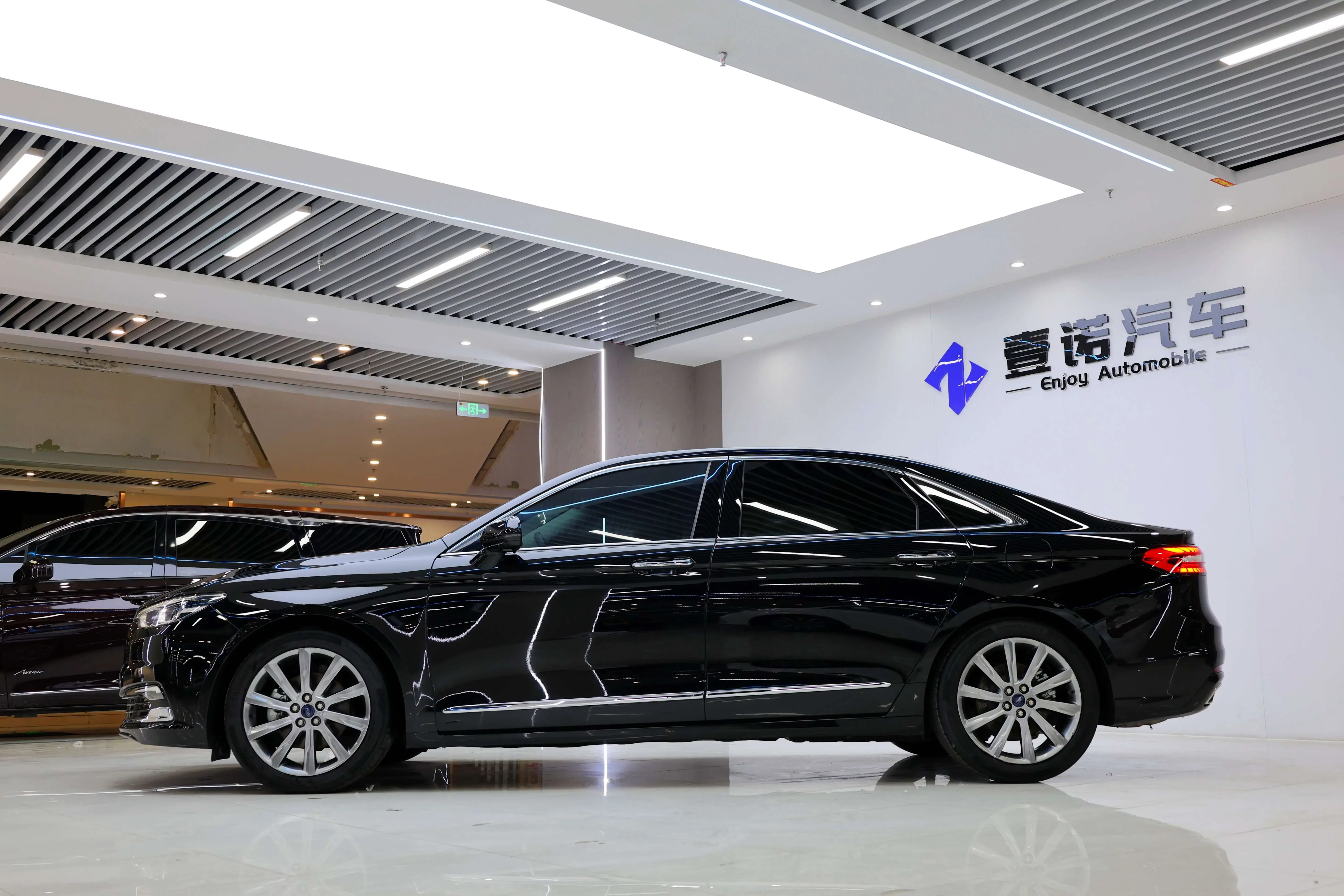 Ford Taurus