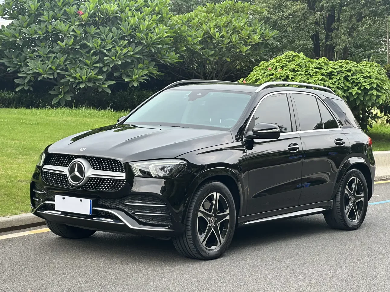 Mercedes-Benz GLE (Imported)