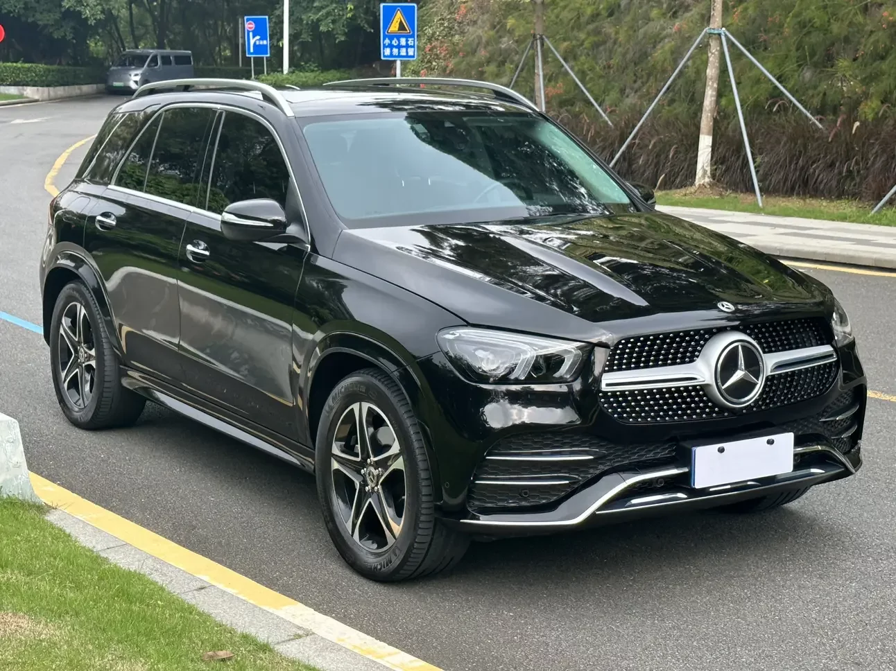 Mercedes-Benz GLE (Imported)