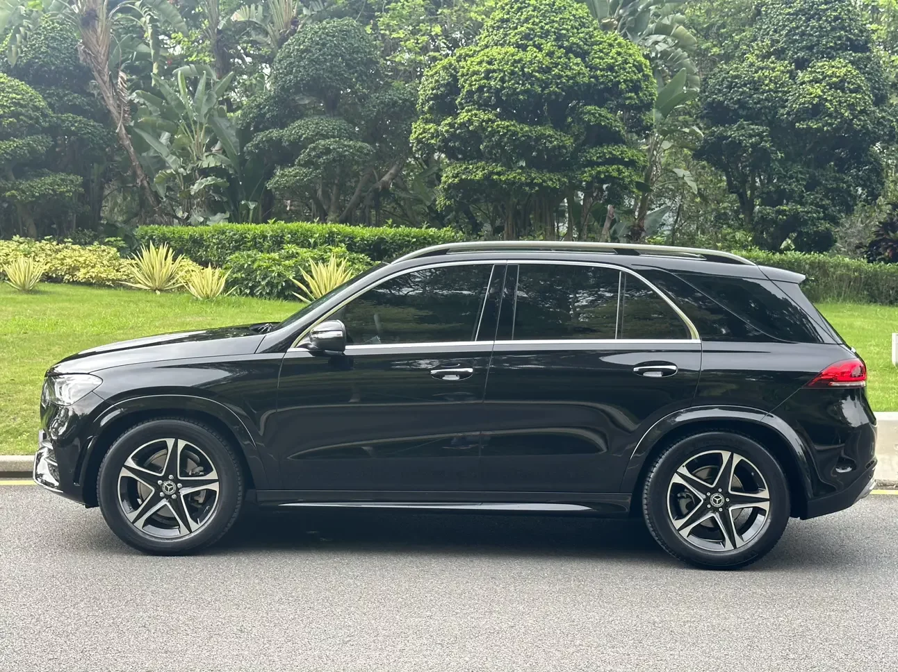 Mercedes-Benz GLE (Imported)