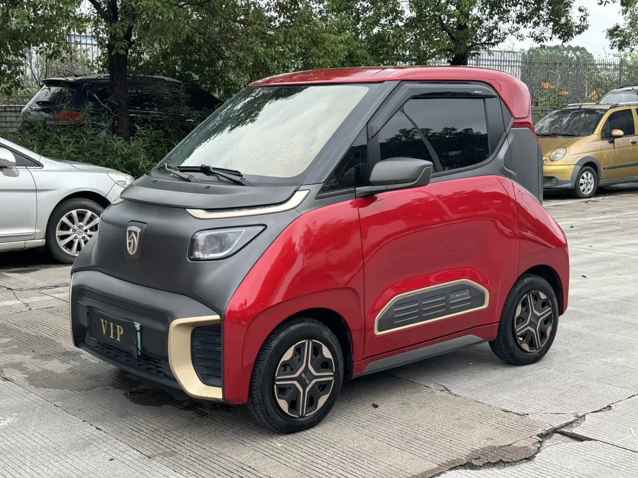 Baojun E200