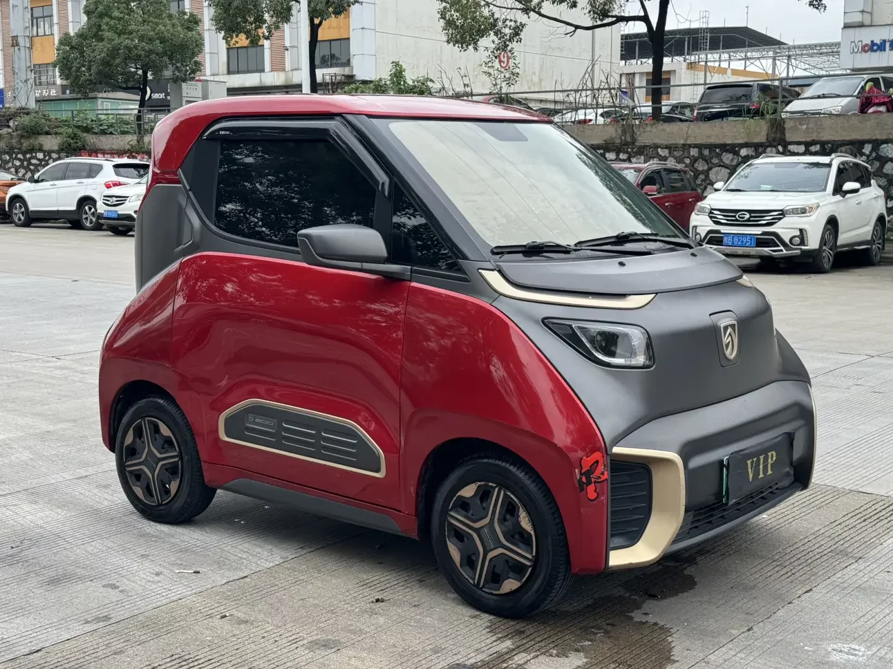 Baojun E200