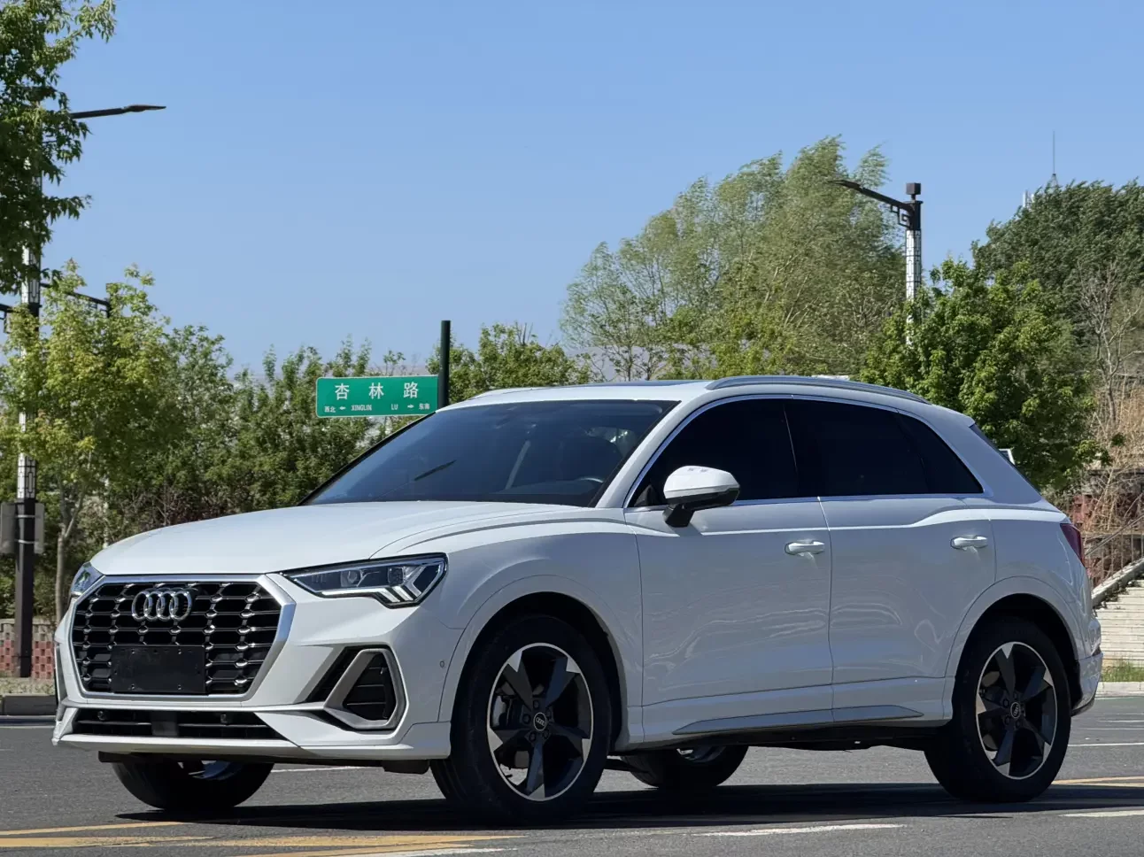 AUDI Q3