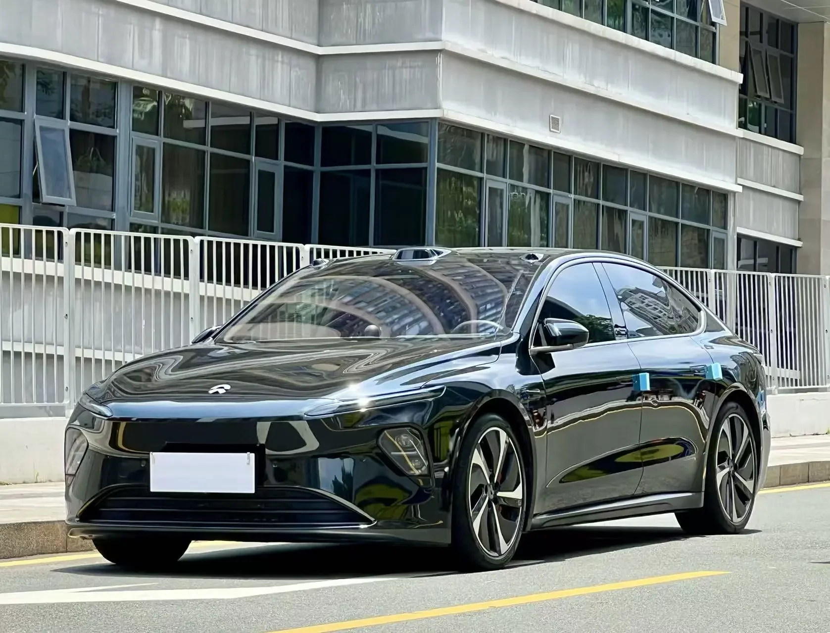 NIO ET7