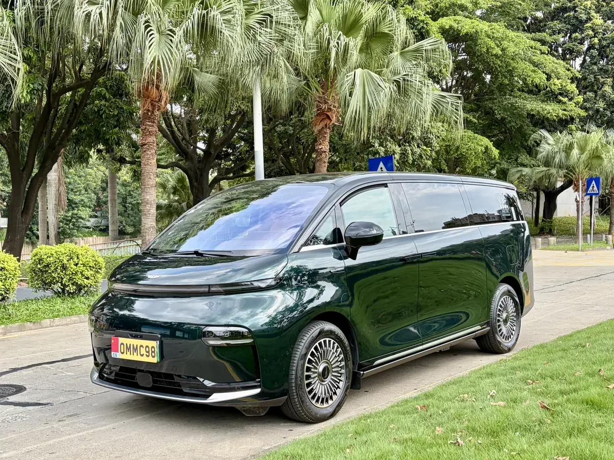 Geely Yizhen L380
