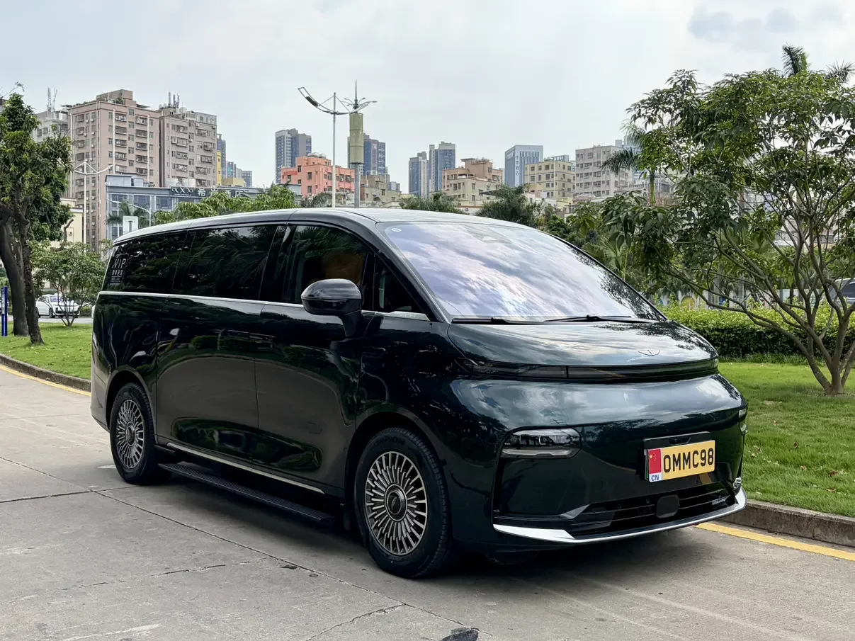 Geely Yizhen L380