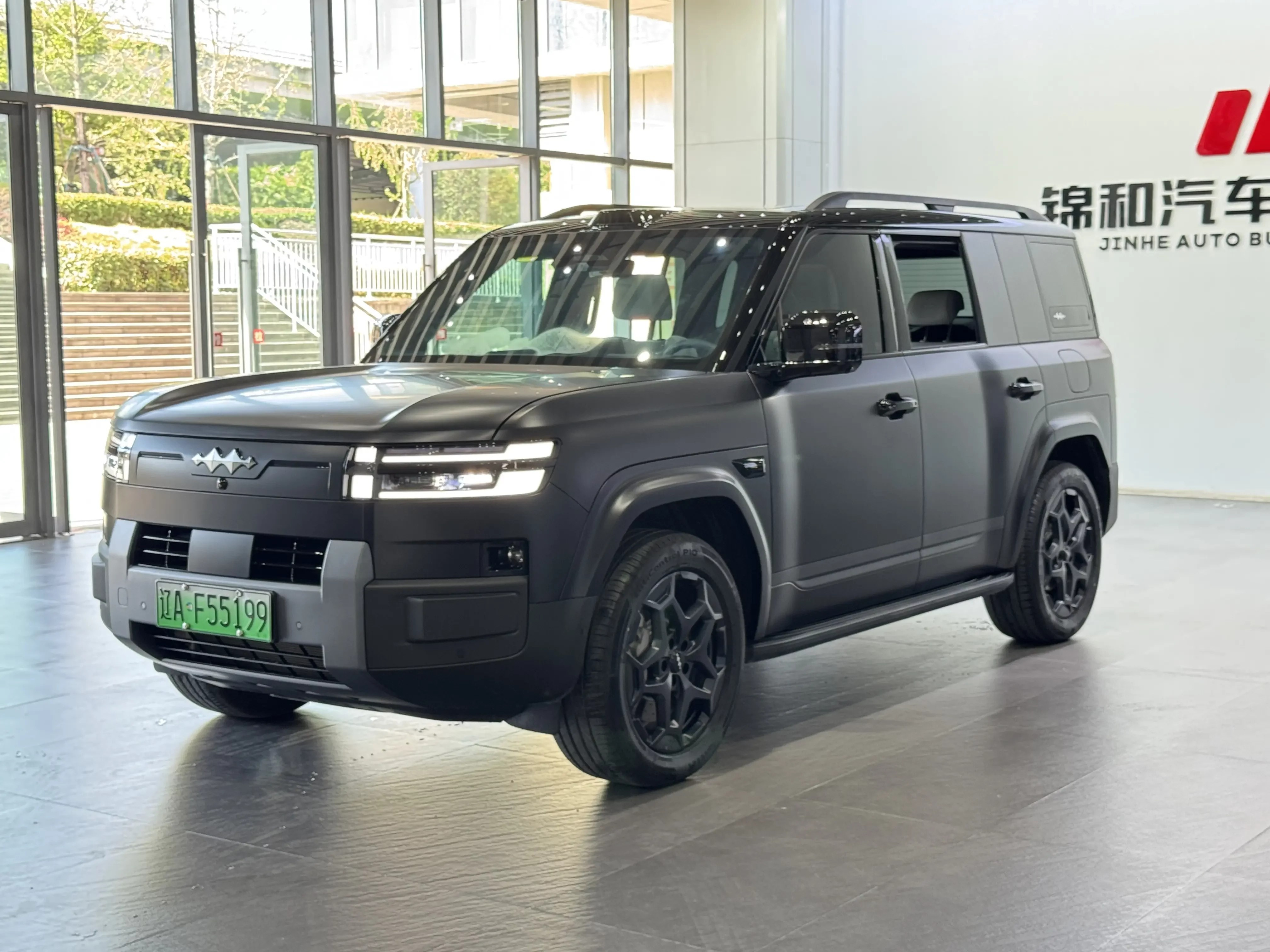 BYD Leopard Titanium 7 PHEV