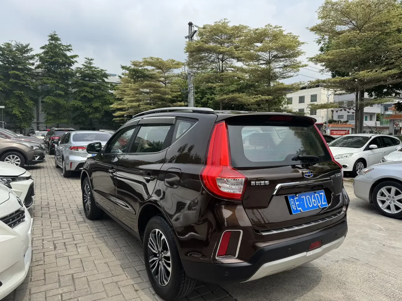Geely Vision X6
