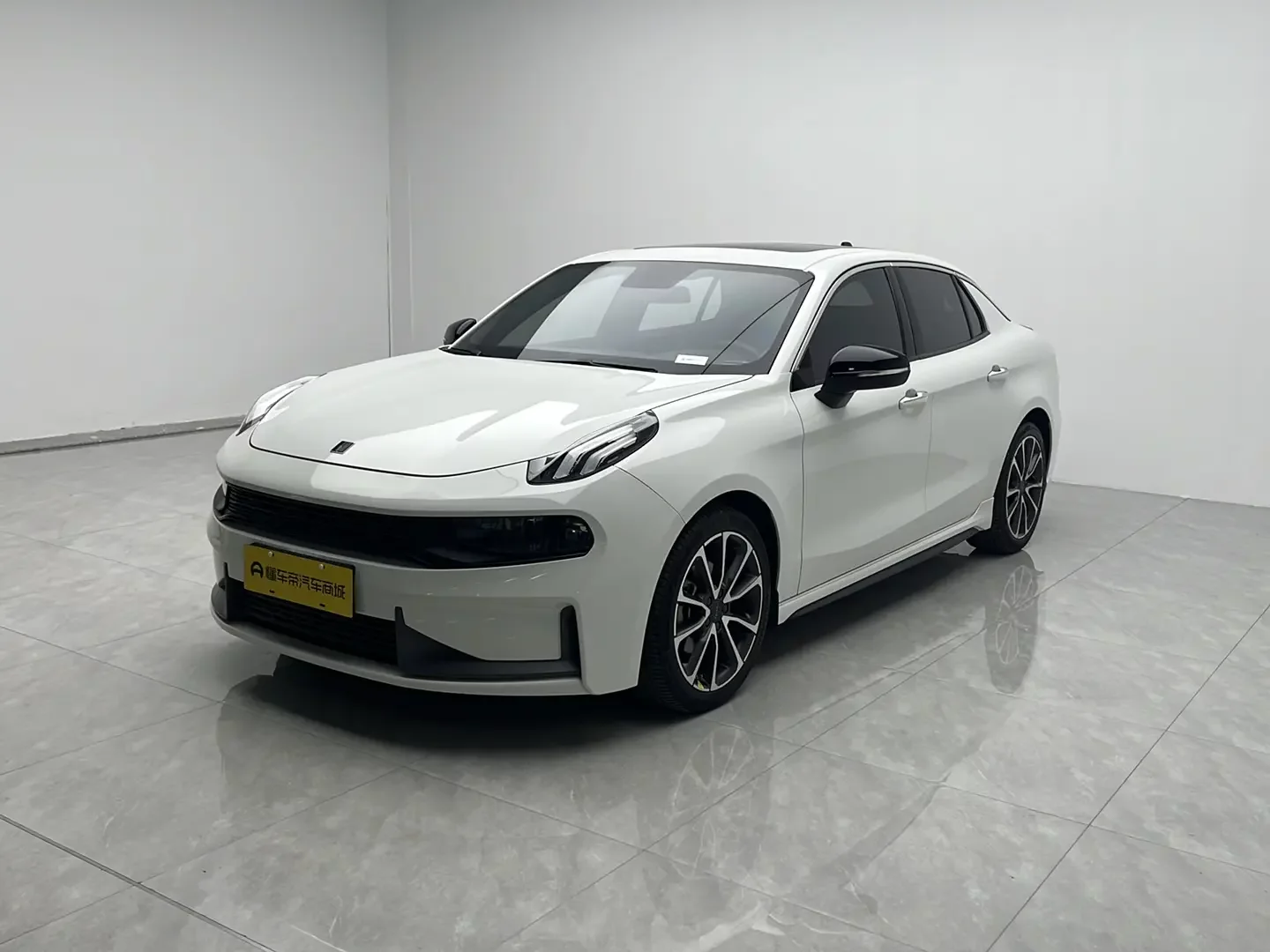 Lynk & Co 03