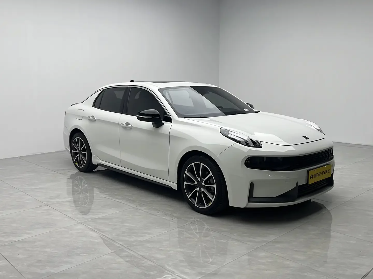 Lynk & Co 03