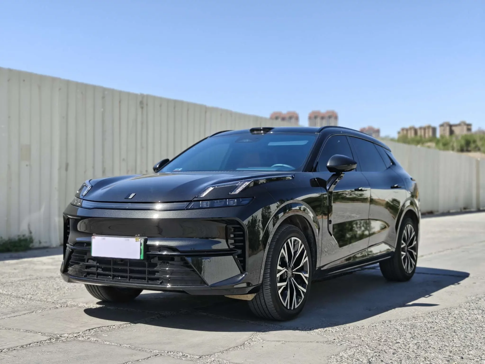 Lynk & Co 08 EM-P