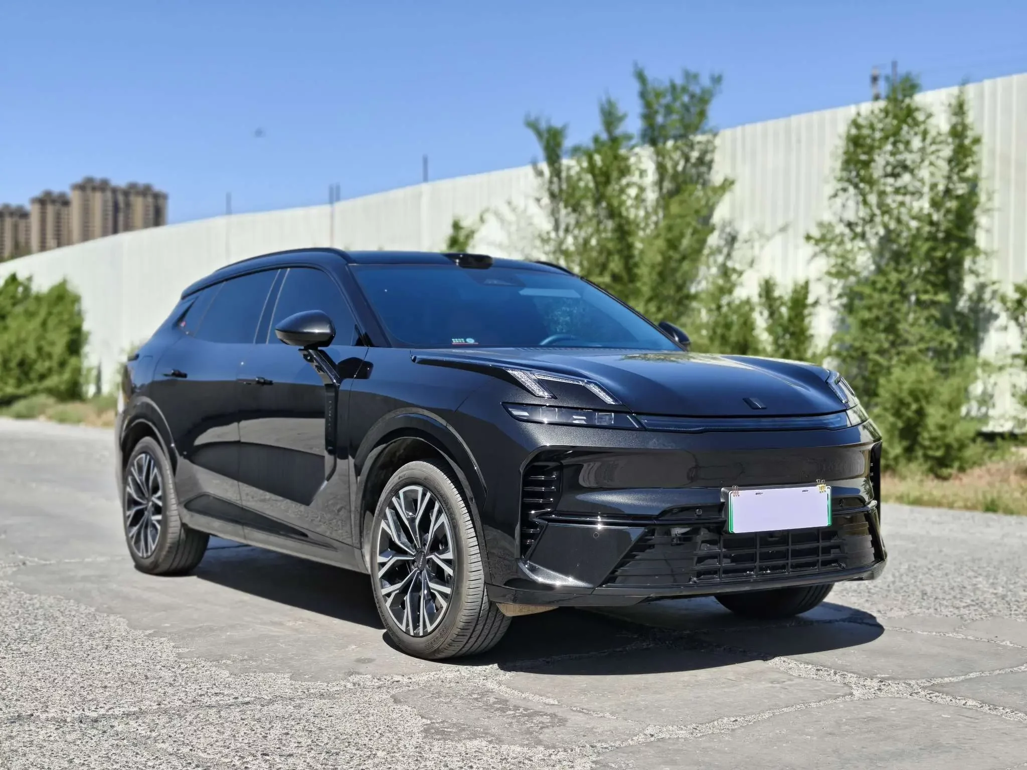 Lynk & Co 08 EM-P