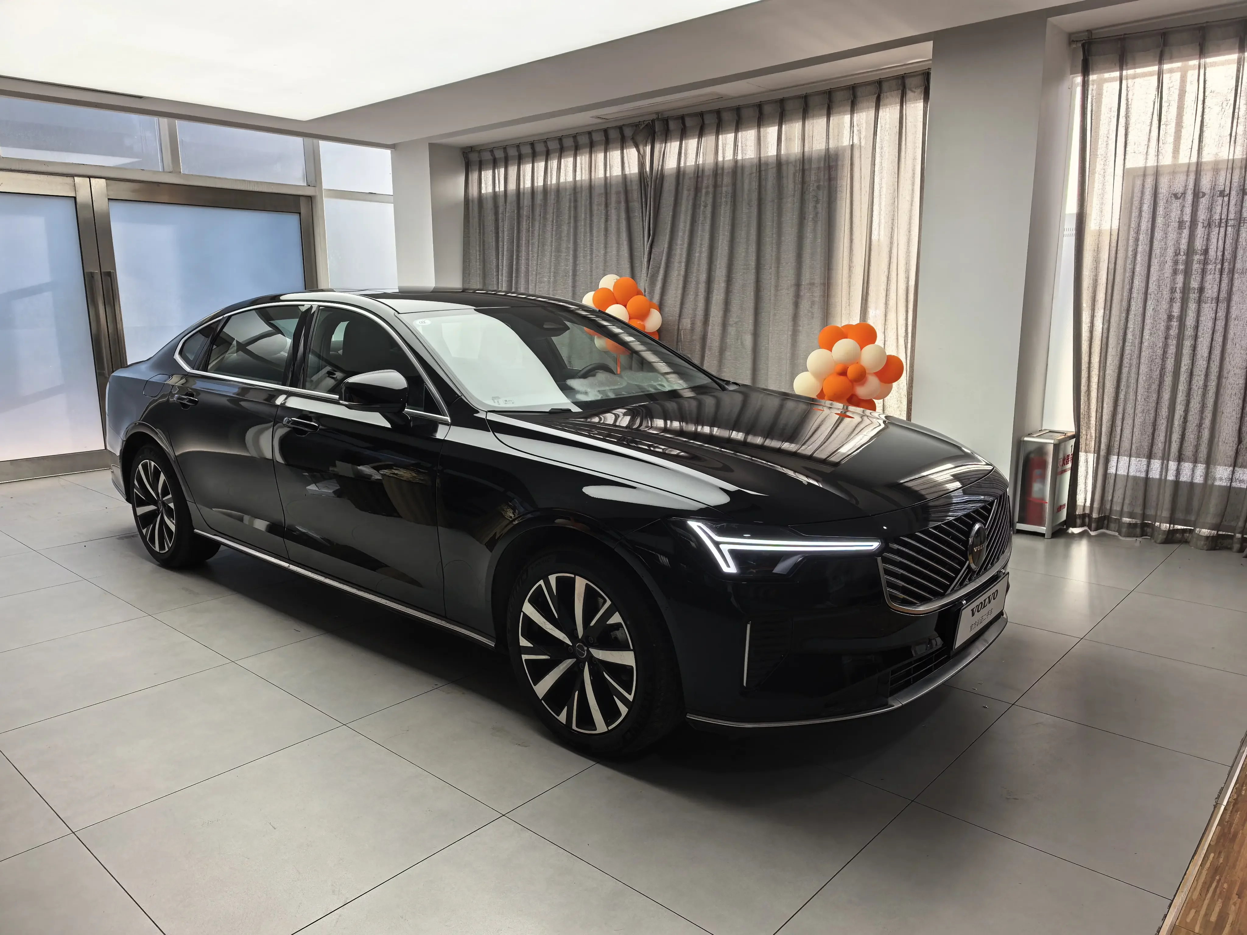 Volvo S90