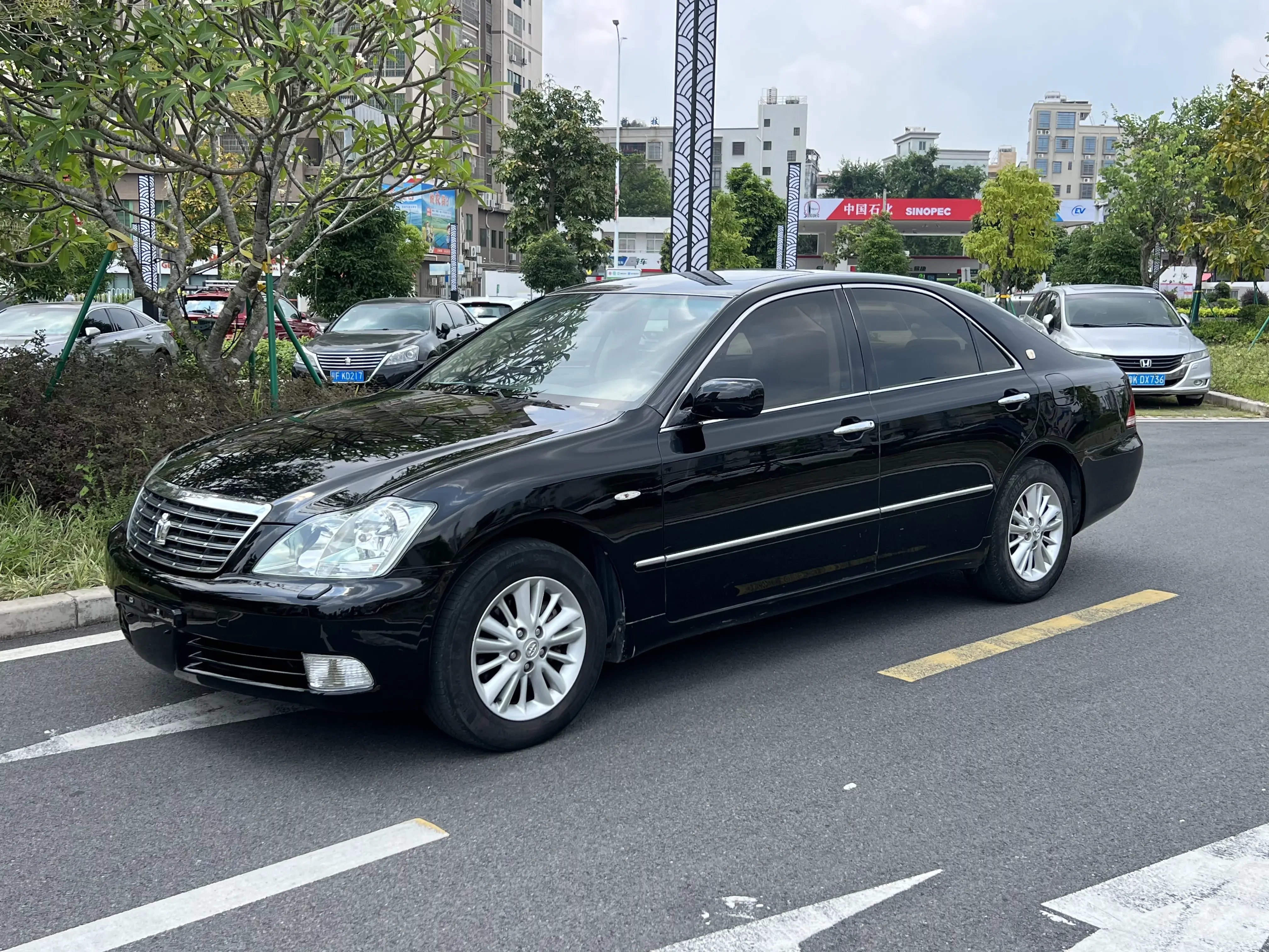 Toyota crown