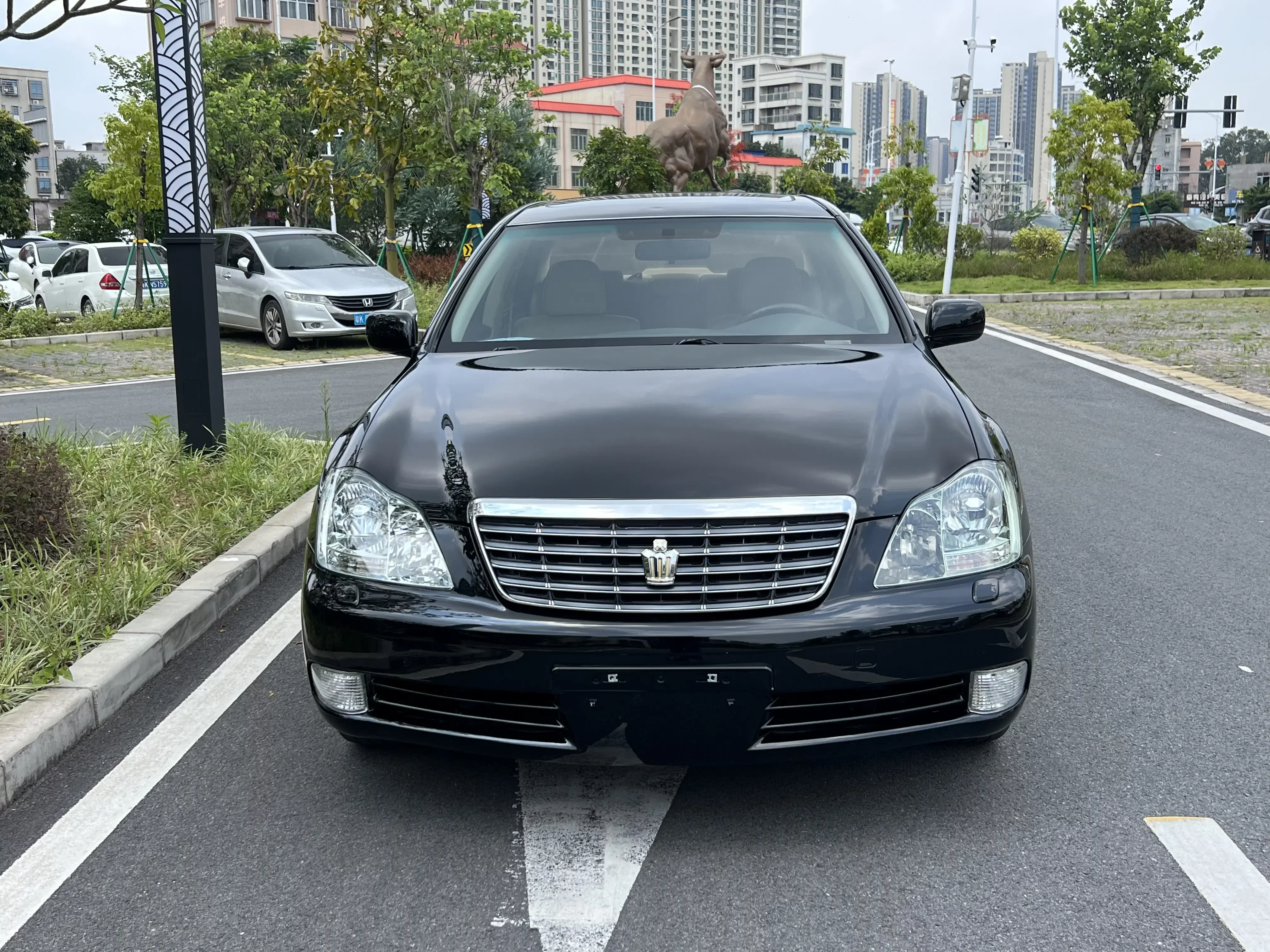 Toyota crown