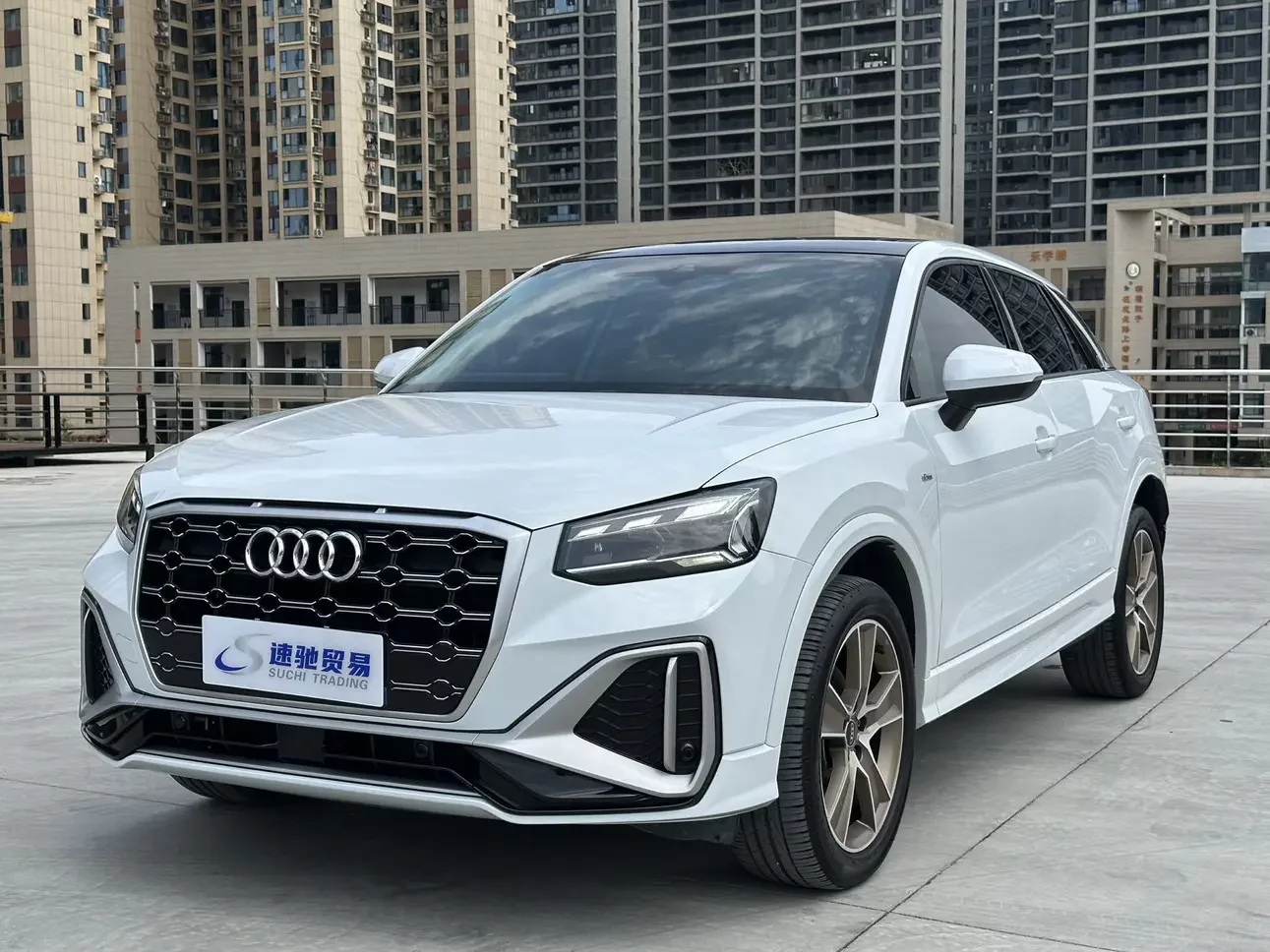 Audi Q2L