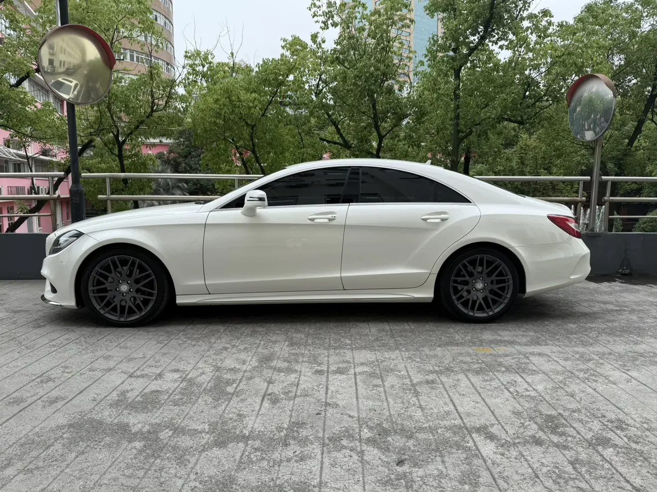 Mercedes-Benz CLS
