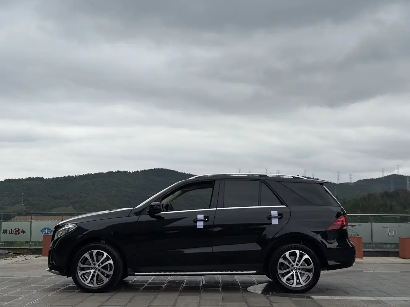 Mercedes-Benz GLE (Imported)
